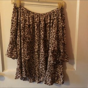 Off shoulder leopard print shirt